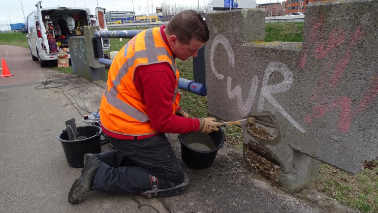 Davey aanbrengen hechtbrug-klein